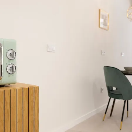 Ag7 Loft Espaciosos Estudios Con Terraza Cercanos Al Metro Zona Ayora Apartman Valencia