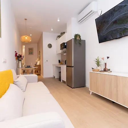 Διαμέρισμα Casa Novi - Close To Beach, Center & Metro *