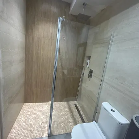 New! Renovated, Centrally Located, Private Entrance, Terrace 발렌시아
