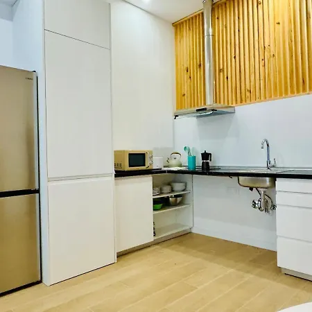 Loft 2 - Space & Conform Close To Center