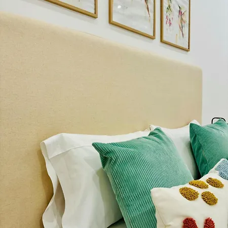 Loft 2 - Space & Conform Close To Center