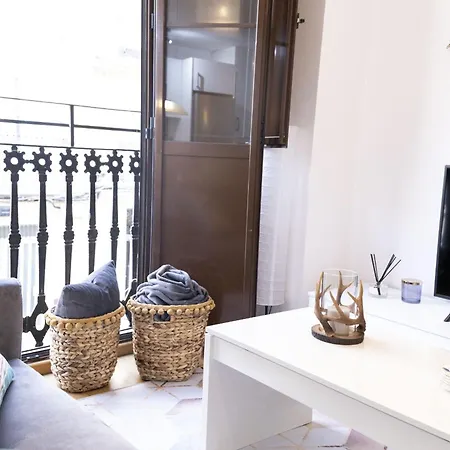 Singularstays Center *