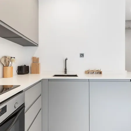 Turia Flats By Nomad Host Valence