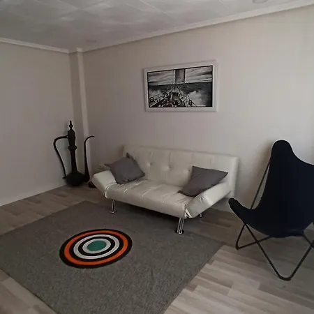 Apartment En El Cabanyal Enfrente De La Marina Real *