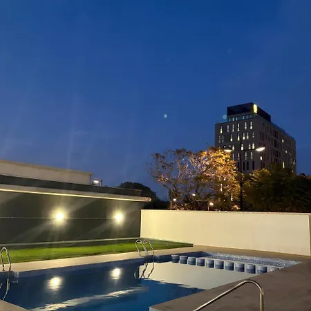 Luxury Apartment *