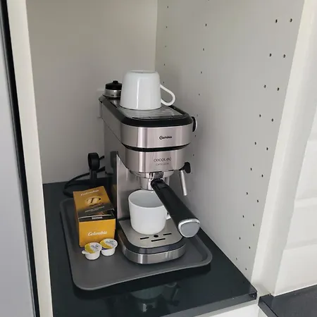 New And Bright 2-bedroom In Canamelar Lägenhet *