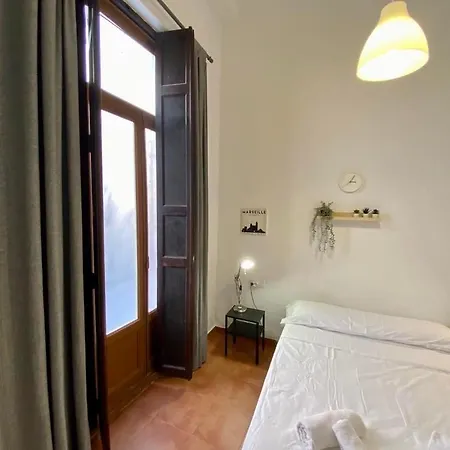 Familiar Cerca De La Playa فالنسيا