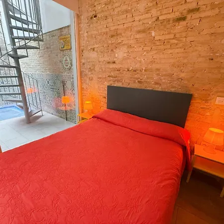 Loft Independiente Con Piscina Compartida En Centro De דירה