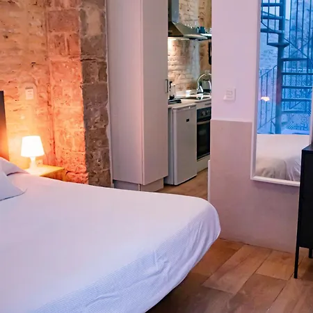 Loft Independiente Con Piscina Compartida En Centro De דירה *