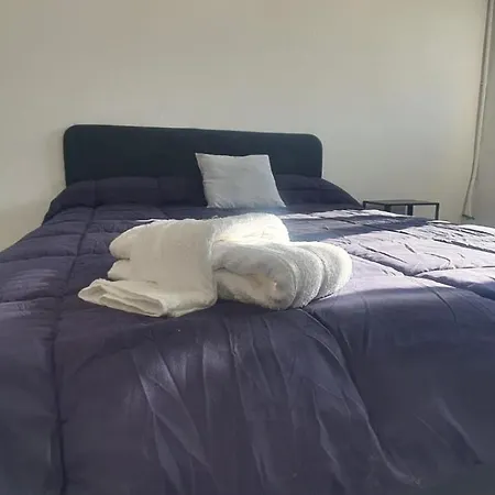 Habitación Matrimonio Tranquila Y Luminosa En Vivienda Compartida *