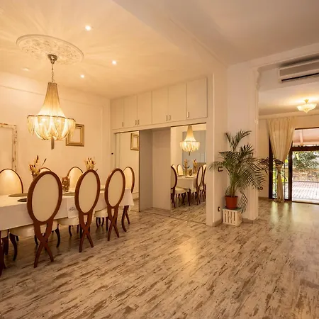 Gasthuis Portrait Boutique Valencia