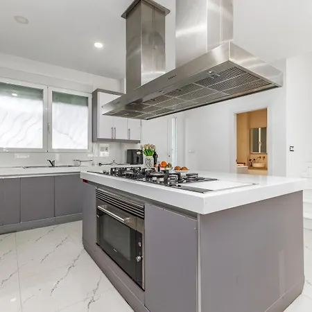 Casa Familiar 9 Pax, Smart Tv, Centro, Playa, Cafe, Ac Nyaraló *