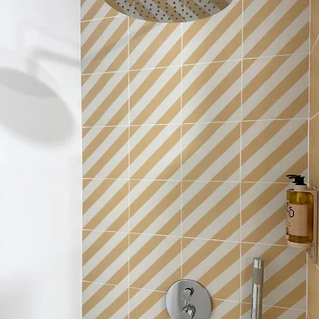 Exclusive Beachfront Апартаменты *