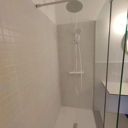 Apartment Carisan1 - 6 Min To Beach, Modern, Bright *