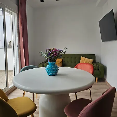 Luxury New 10 Min Walk To The Apartment *