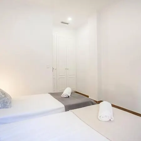 Apartment New 4 Pax Front Station Wifi Valencia