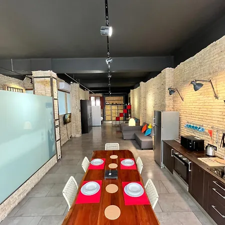 아파트 Iy Loft 4 - Open Plan Garage Style - Up To 4 People 발렌시아