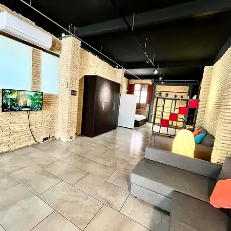 아파트 Iy Loft 4 - Open Plan Garage Style - Up To 4 People *