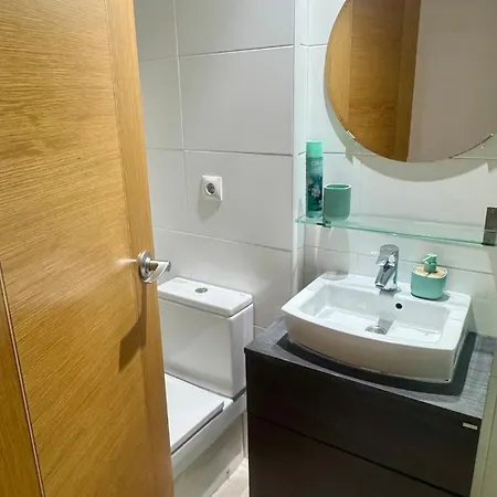 Apartamento 300 M From The ,parking , Breakfast *