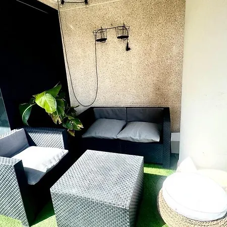 Apartamento 300 M From The ,parking , Breakfast *