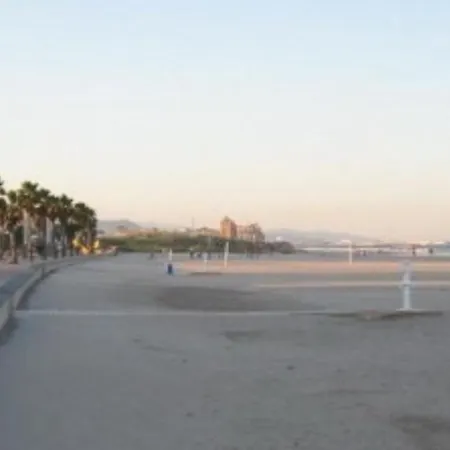 300 M From The ,parking , Breakfast Apartamento *