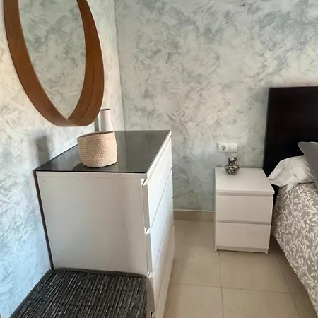 300 M From The ,parking , Breakfast Apartamento *