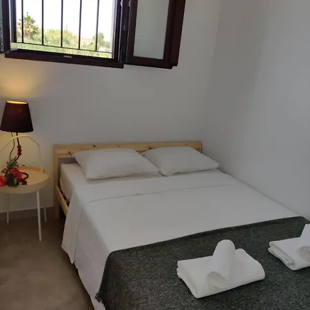 Relaxing House Overlooking Beautiful Of Arts