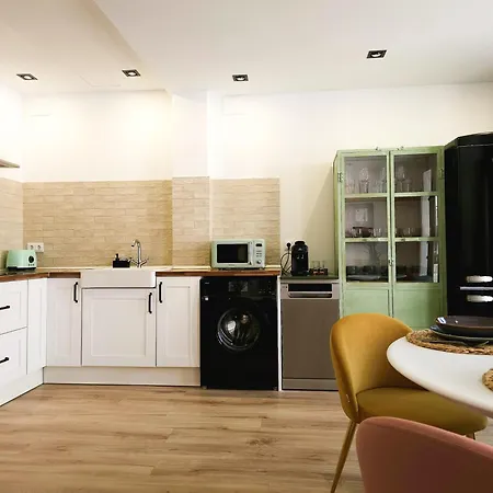 Apartment Luxury New 10 Min Walk To The *
