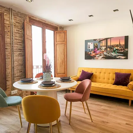 Luxury New 10 Min Walk To The Valencia