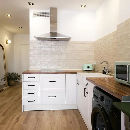 Luxury New 10 Min Walk To The