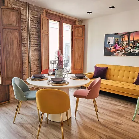 Luxury New 10 Min Walk To The Valencia