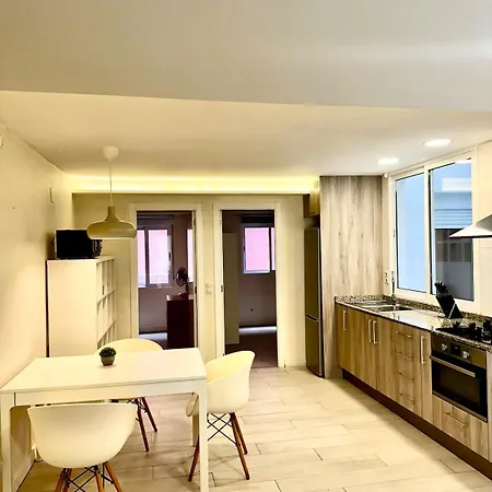 ホームステイ A 20 Minutos De La Playa Y 10 Minutos Del Puerto De *