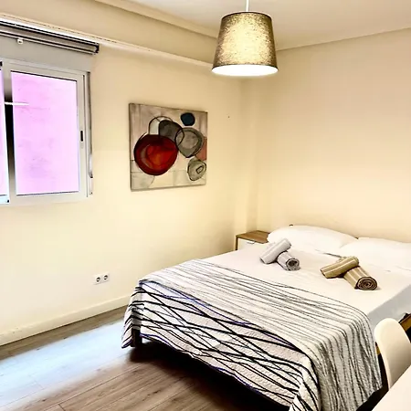 A 20 Minutos De La Playa Y 10 Minutos Del Puerto De *