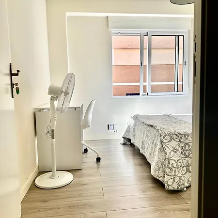 A 20 Minutos De La Playa Y 10 Minutos Del Puerto De ホームステイ