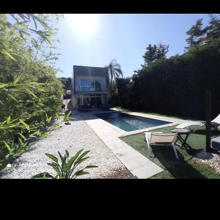 Chiva House Villa *