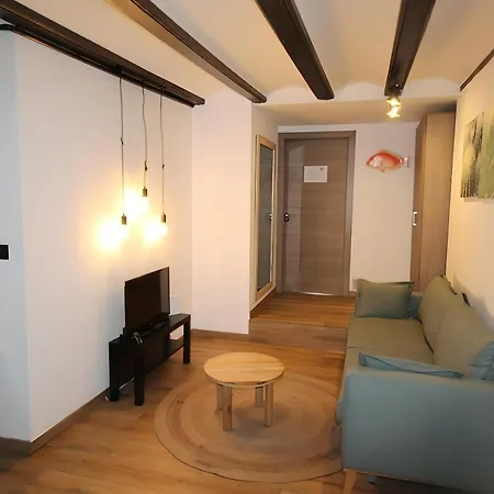 Increible Con Terraza Al Lado De Torres De Quart *