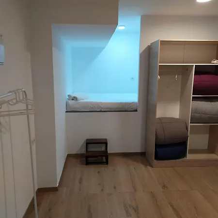 & Arts Hostal *