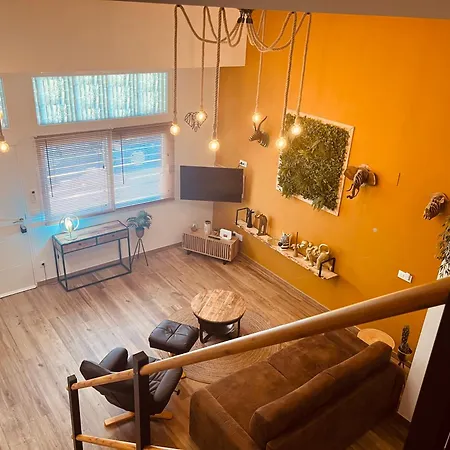 Apartment Duplex Tipo Loft De Estilo Selvatico Y Safari, Con Encanto Y A Pasos Del Mar Valencia
