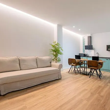 Apartamento Office Reina 7 *
