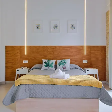 Loft Elegante Con Techos Altos En Plaza Del Carmen * Valencia