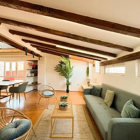 Atico Con Terraza Cerca De La Plaza De La Virgen شقة فالنسيا