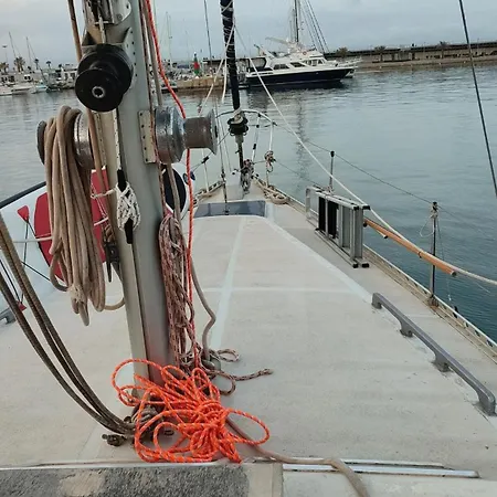 Romantic Sailboat * 瓦伦西亚