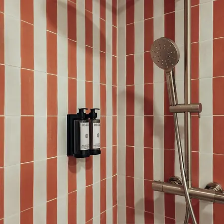 公寓式酒店 The Atelier Lofts 4*