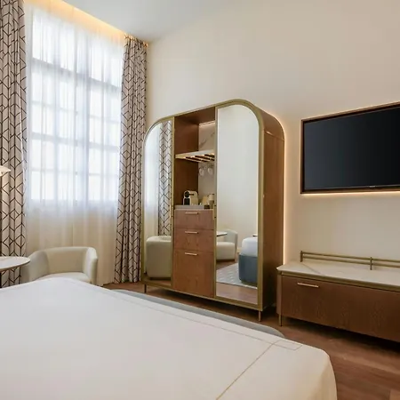 Grand Centenari, Valencia, Autograph Collection