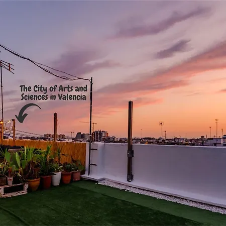 Ayora Penthouse - Jacuzzi, Huge Private Rooftop, Bbq, Sunset Views, Fastwifi, Ac Apartment *