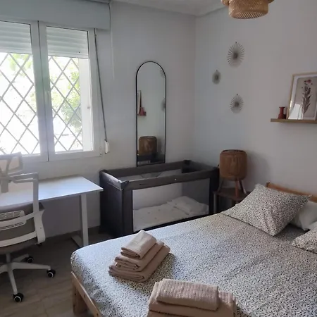 Al Lado De La Playa Malvarrosa