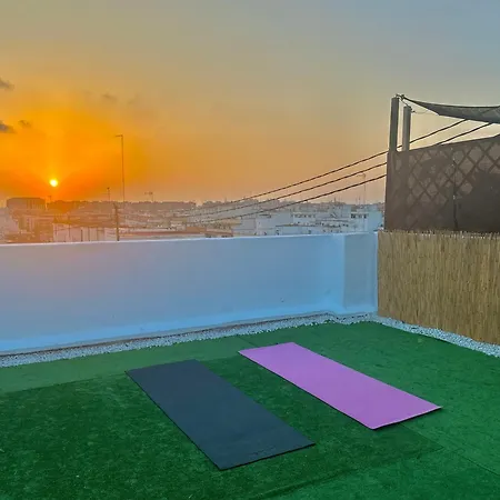 Ayora Penthouse - Jacuzzi, Huge Private Rooftop, Bbq, Sunset Views, Fastwifi, Ac Apartment *