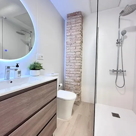 Ecocasa 12pax Perfecta Grupos, Reforma Lujo, Junto Parada Metrovalencia, Cerca Centro Valencia Y Playa, Lavadora, Secadora Equipamiento Total * Burjassot