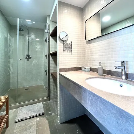 Floor Gem With Terrace In Prime Location Apartment *