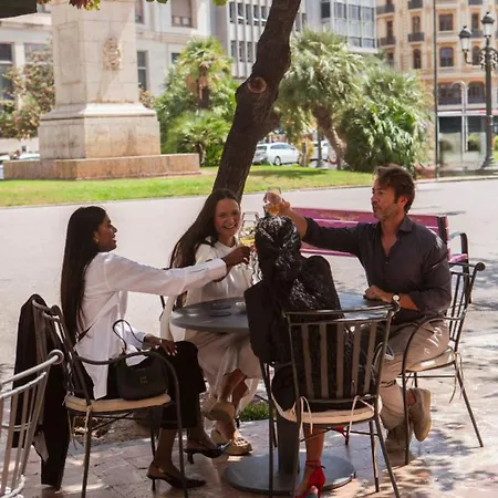 מלון Melia Plaza